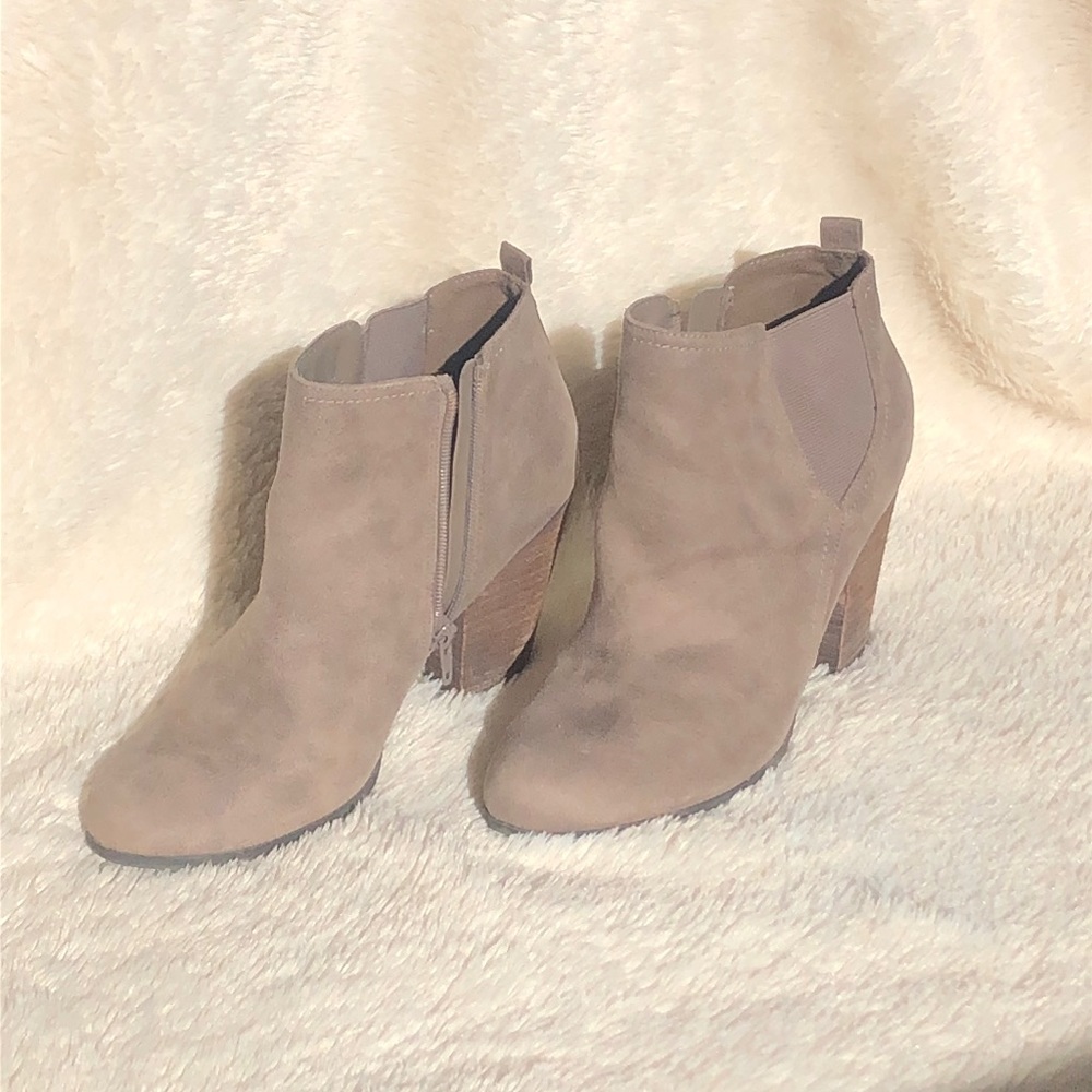 Fergalicious Petey Women's Ankle Boots